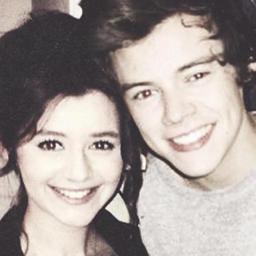 @Lirryistrue è mio,solo mio. nmakbemakbamebkna.
è perfetto,lo so u.u
Ti amo,sei il mio sorriso.