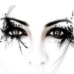 adventurer. daydreamer. writer. graphic designer. moviegoer. ego-alter. #srudukfollow
