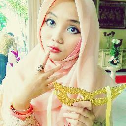 nurmalikiyah's profile picture. ♥ fashion designer student ♥ Make up and Hijab Stylist ♥ Founder @sisterhijab ♥ #FashionpreuneurTALK #IndonesianHijabBloggers
https://t.co/yf4XJYsJHF