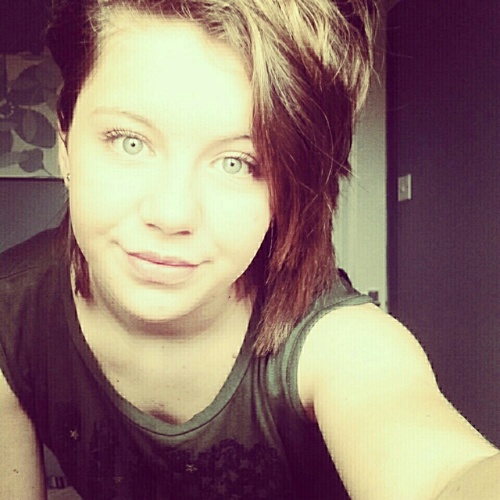 hiyaa i'm millie,i love food,miranda and my fat lard of a bestie janade:-) follow me and i'll follow back xxxxxxxxx