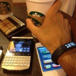 abo0de_'s profile picture. لا تــقــول انــي مــع الـوقـت جـافـيـك عـزيـت نـفـسـي يـوم شـفـتـك  تــغـــيــرت  !!