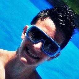 iaeeee , meu nome é lucas luz pode de me chamar de luz , tenho 15 anos sou piloto , e divertido :) quer saber mais segue ae ;D hahahahahaha