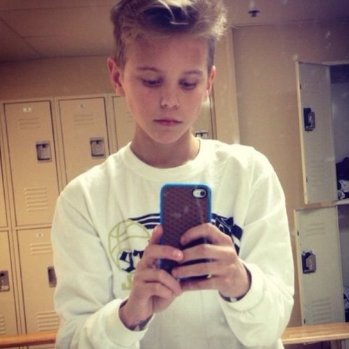 Heeeeeeeey. :) (RP) 1/3 #CMC My brother is @TwerkFalse