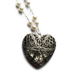 ECityStones's profile picture. Sterling Silver Handmade Jewelry. Upcycled Repurposed. http://t.co/UpHwAVrQ