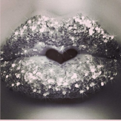 We love to tweet about life and Love. :P Follow us on our own accounts :) Members: ♥ ☀ lechelle- @netesha2netesha☺♣