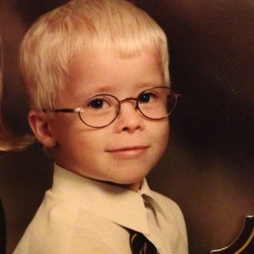 Demps3's profile picture. Desperatly trying to dress a turd.