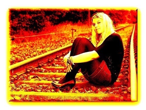 momimaus93's profile picture. 