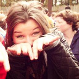 MORTA ENTERRADA COM UMA FOTO DO LOUIS, NAO VIVO SEM O LOUIS SE NAO TENHO ELE PRA QUE TER VIDA, SE MINHA VIDA NAO TA AQUI MINHA VIDA É O LOUIS, TE AMO LOUIS