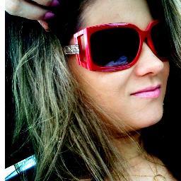 Porque eu sou feita pro amor da cabeça aos pés e não faço outra coisa do que me doar ♥♥♥♥♥♥♥♥♥♥♥