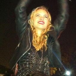 Você me faz feliz só por existir. Te amo princesa! Eu sei que é amor, e não peço nada em troca!  ♥ Lua Maria Blanco  ♥ @Lua_Blanco