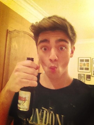 BRAZILIAN FANBASE FOR @JosephDevries / FANCLUBE BRASILEIRO DEDICADO PARA O NOSSO JOEY ♥ #DEVRIAN ♥ If you follow thanks (: xx