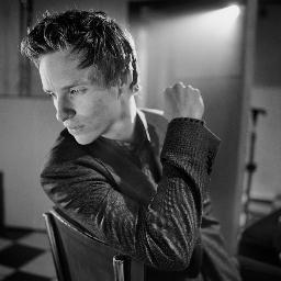 Your online source for everything about the talented british actor Eddie Redmayne - http://t.co/6lKQJnGi (This is NOT Eddie / We are a fan site).