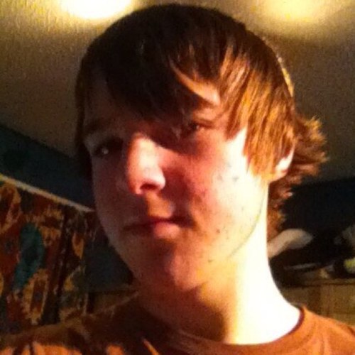 // #HeyGuys // Writer of @Okazaki_22 // 18 years old // Single // I Have an obsession with Rockstar Energy Drinks //Love playing golf // Anime is good too //