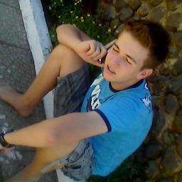 Tenho 16 anos, moro em Chapecó-SC, estou no no ultimo ano do ensino médio na escola E.E.B.Marechal Bormann ..