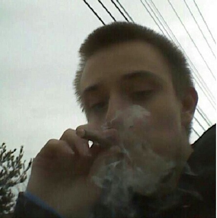 ali_arms_615's profile picture. Unimportant