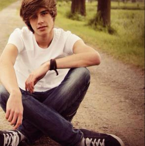 JcrdanTyler's profile picture. hi. i'm jordan. i'm a vamp.