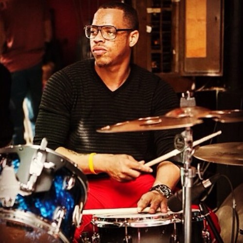 im a laid back person.
Working musician.
I like to smile=)
any other questions twit@me lol!