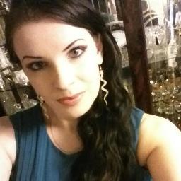 Therapist, nutritionist, mom, independent/politically homeless, avid novel reader, foodie, artist, & a huge EDM fan. Tweets =/= therapy or health advice