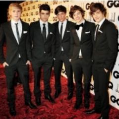Amante de one direction,amo a los 5,no puedo vivir sin One Direction. Y si me sigues te tiene que gustar One Direction. SI o SI