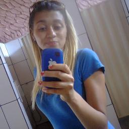 Mee siga e descubraa haha' (que coisa idiota de se escrever) ha'