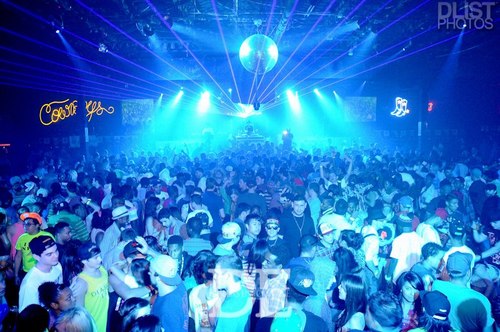 Biggest #College Night #Party Every Thursday in #DFW. $1 Drafts, $3 Shots & $1000 Cash Giveaway. Hottest #DJs in #Dallas Spinning All Night Long! #CollegeLife