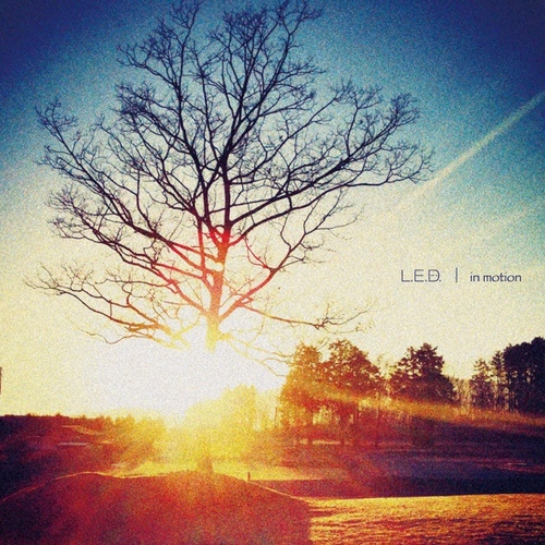 2013.04.17 3rd album『in motion』リリース

2000年にbass,progの佐藤元彦(JacksonVibe)、saxの加藤雄一郎（NATSUMEN、Calm)、drumsのオータコージ（曽我部恵一BAND、etc.）を中心に結成、様々なフィールドでキャリアを有するメンバーから成る７人組