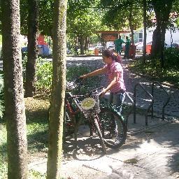 carlotaconfessa's profile picture. Eu sou 1,58m de puro universo!