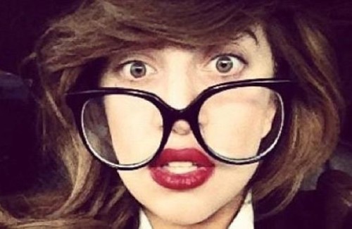 Amo musica,Deus,minha familia,e a rainha GAGA