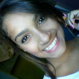 ' Cindy Souza,16 anos, Aquariana,CORINTHIANA,ignorante,chata,ciumenta,arrogante quando quer follow me.