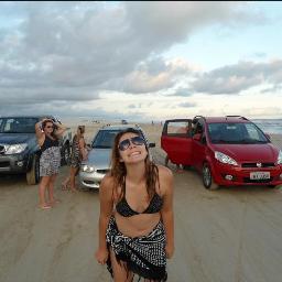 Atrás do meu sorriso, existe uma história que ninguém conhece.  Sigam :D http://t.co/ZBMLhevrok