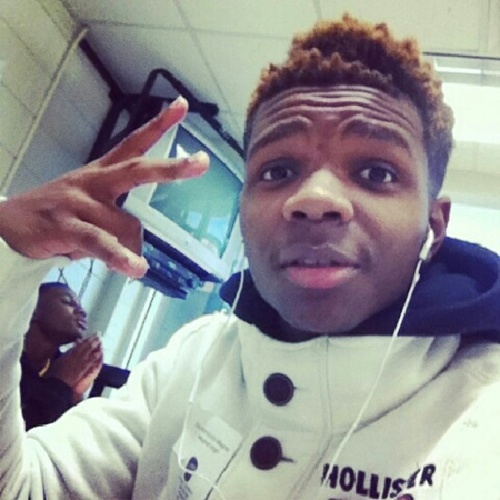 I look fly i talk different :) but yeah mane i be koolinq but follow ma bae doe i love ha @wnee_lovee nnd dhats ma only bae so you hoes needa hld dhat