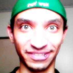 sou Kandango, tenho 26 anos, solteiro!!! 1Kra alegre divertido Q gosto d curtir a vida, †ђэ ¢ล†'ร เק'ร é Nois!i!
#Atenção Sigo todos de volta' Então Follow me