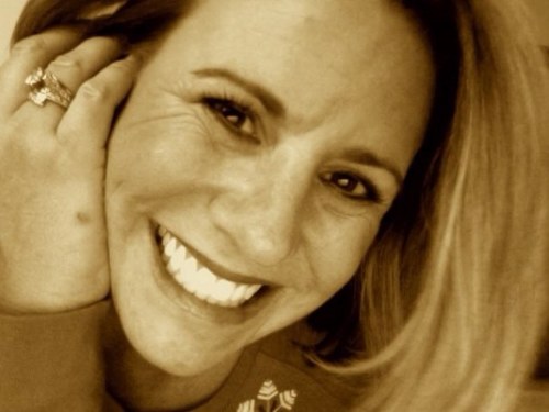 robyncpeterson's profile picture. 