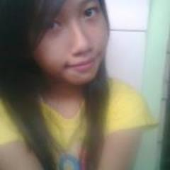 nia_cliquerst's profile picture. should I fill this bio ?