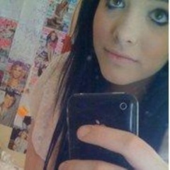 - ReTHICKulous DarkSkínned Chick who αdores Tall-Skínny-Líght-Skín men ; the ones wh who look Fragíle nshít ==@iShitOnEgos == muah xoxo