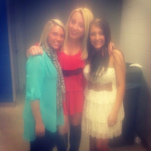 angiee_shepherd's profile picture. 17 years old (:
Senior at perry central 
Single (: