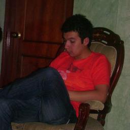 LaTuyaEnBola's profile picture. Native broken leg (Indio Patirajao). Ingeniero en formación. Programador Cuántico. Consumidor compulsivo de Coca-Cola. ♫ J.S.Bach ♫