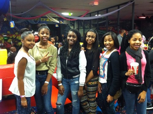 We Drop Our Thun Thun Thun • Were Some TRENDY SPIFFY MOONWALKING MISFITS • #TeamMindless ❤ IG-TrendyStreetTeam
