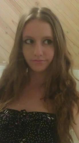 I'm Australian. 25. I love Taylor Swift and my cat minty. follow my Taylor Swift fan girl account @Wonderstruck_Em