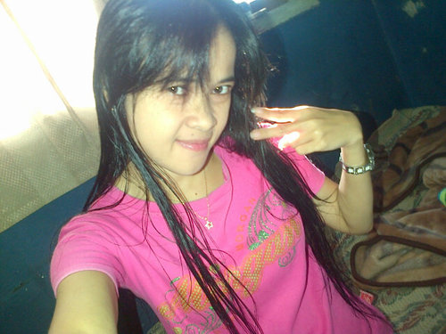 Orang nya ramah and penyabar. Penyayang juga