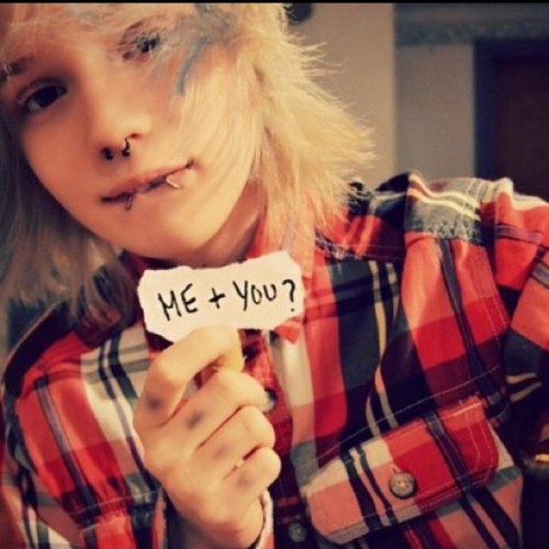 I'm Johnny Starling, i'm 20, and im not sure anymore