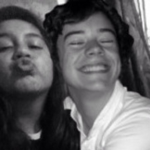 ma niggy! im a belieber, directioner, and janoskiantor. im a very odd child! i like romantic long walks... to my fridge with my imaginary cat, aka milton ♡