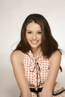 17. Gryffindor danesa. Sangre pura. Llámame Tessy y mueres. Dulce, adorable, y en ocasiones vengativa. En un futuro quiero ser sanadora.