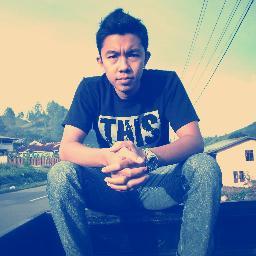 rach_ju's profile picture. Cita-cita ku adalah mencari apa yang menjadi cita-cita ku itu. Tapi yang paling dekat sekarang cita-cita ku pengen nyelesain kuliyah dulu.