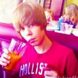 Was @itspacbro but i got hacked still trying to get back on :( Yes! Am justin  belieber I have many other great qualities beside being his belieber Ha No really