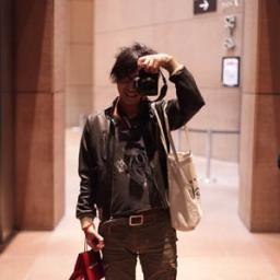 デザイナ。育児、散歩、音楽、ガジェット、投資、流行にとても疎い、音楽の趣味もちょっと古い勢