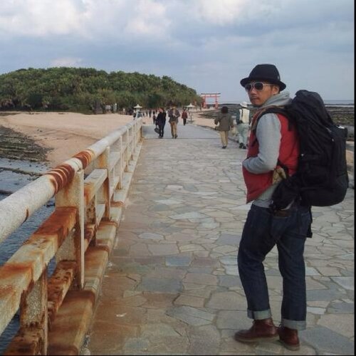 適当につぶやいてます。カメラを持った、ただの通りすがりの素人です。