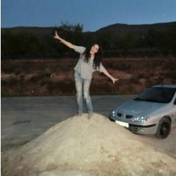 Si alguna vez os dais cuenta de que hacéis algo solo por no sentiros diferents de los que os rodean, eso quiere decir que no sois felices.