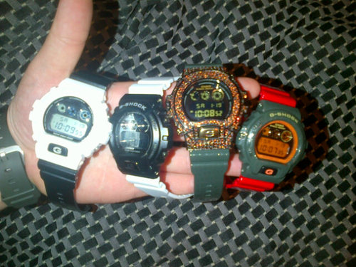 I slang pizzas by day and make custom watches by night. Now brought to you by Oakwood.