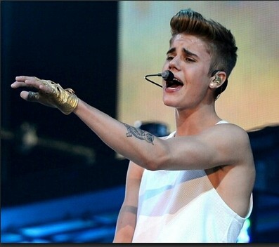 NotarizedBieber's profile picture. Swerved by Elle Varner. Unnoticed by Justin. Broken, but I'll survive.